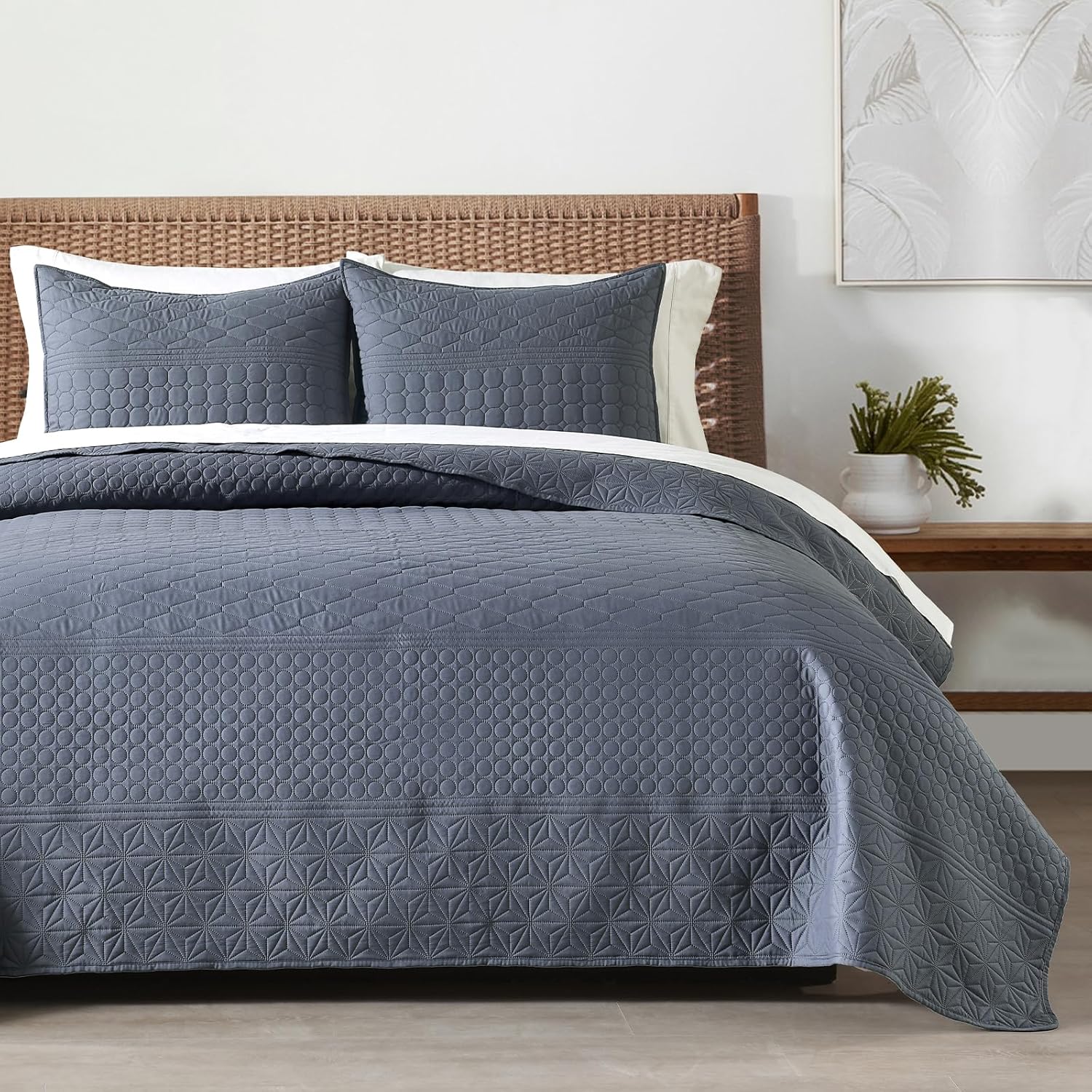 HOME Quilt Set Queen Size Navy Blue, Classic Geometric Diamond Stitched Pattern, Ultra Soft Microfiber Lightweight Bedding Bedspread Coverlet for All Season with 1 Quilt 2 Pillow Shams