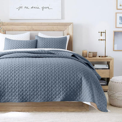 HOME Quilt Set Queen Size Navy Blue, Classic Geometric Diamond Stitched Pattern, Ultra Soft Microfiber Lightweight Bedding Bedspread Coverlet for All Season with 1 Quilt 2 Pillow Shams