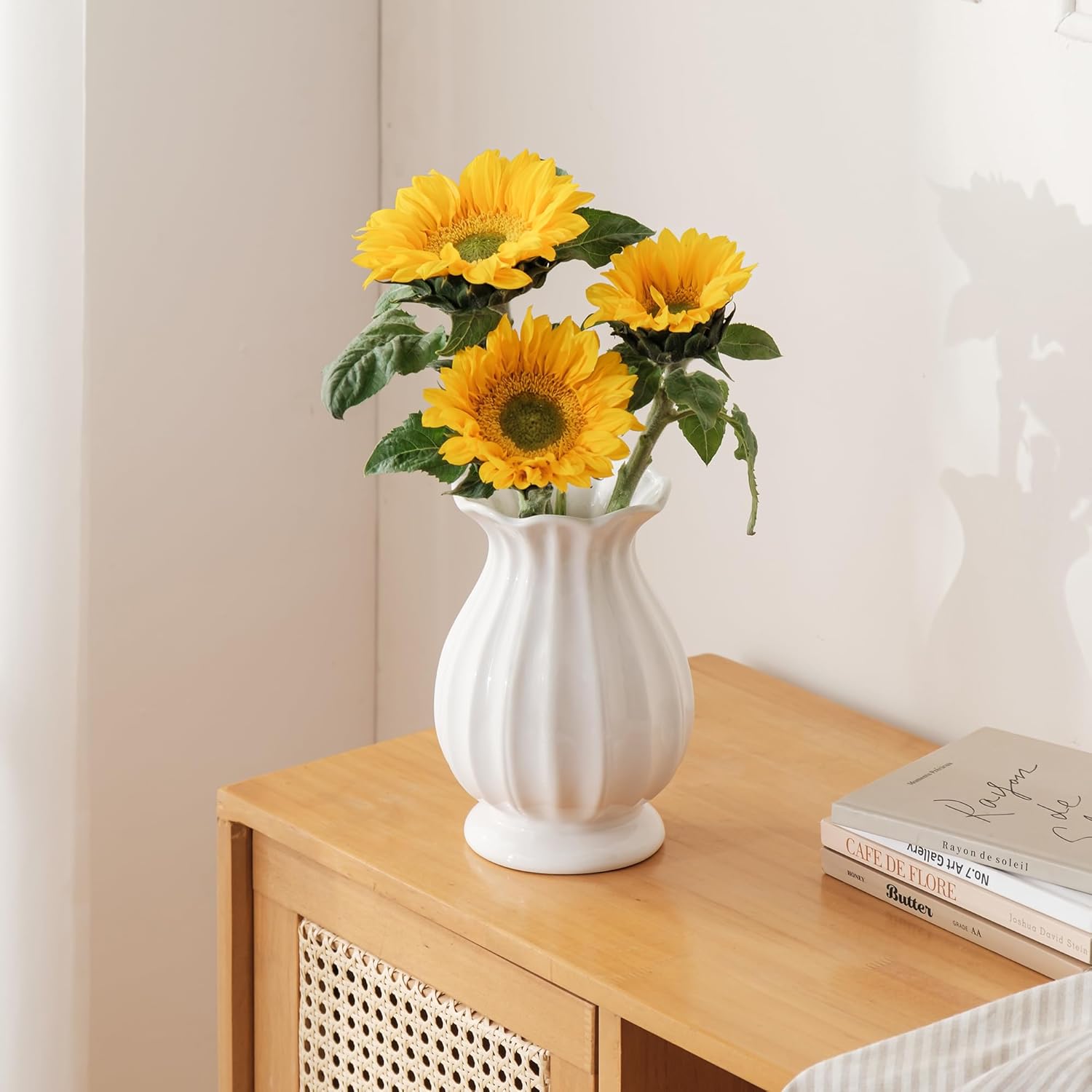 White Ceramic Vase, 7.8 Inch Flower Vase Home Decor Modern Decorative Vases for Bouquet, Unique Vases for Farmhouse Living Room Cabinet Table Centerpieces Wedding Decorations